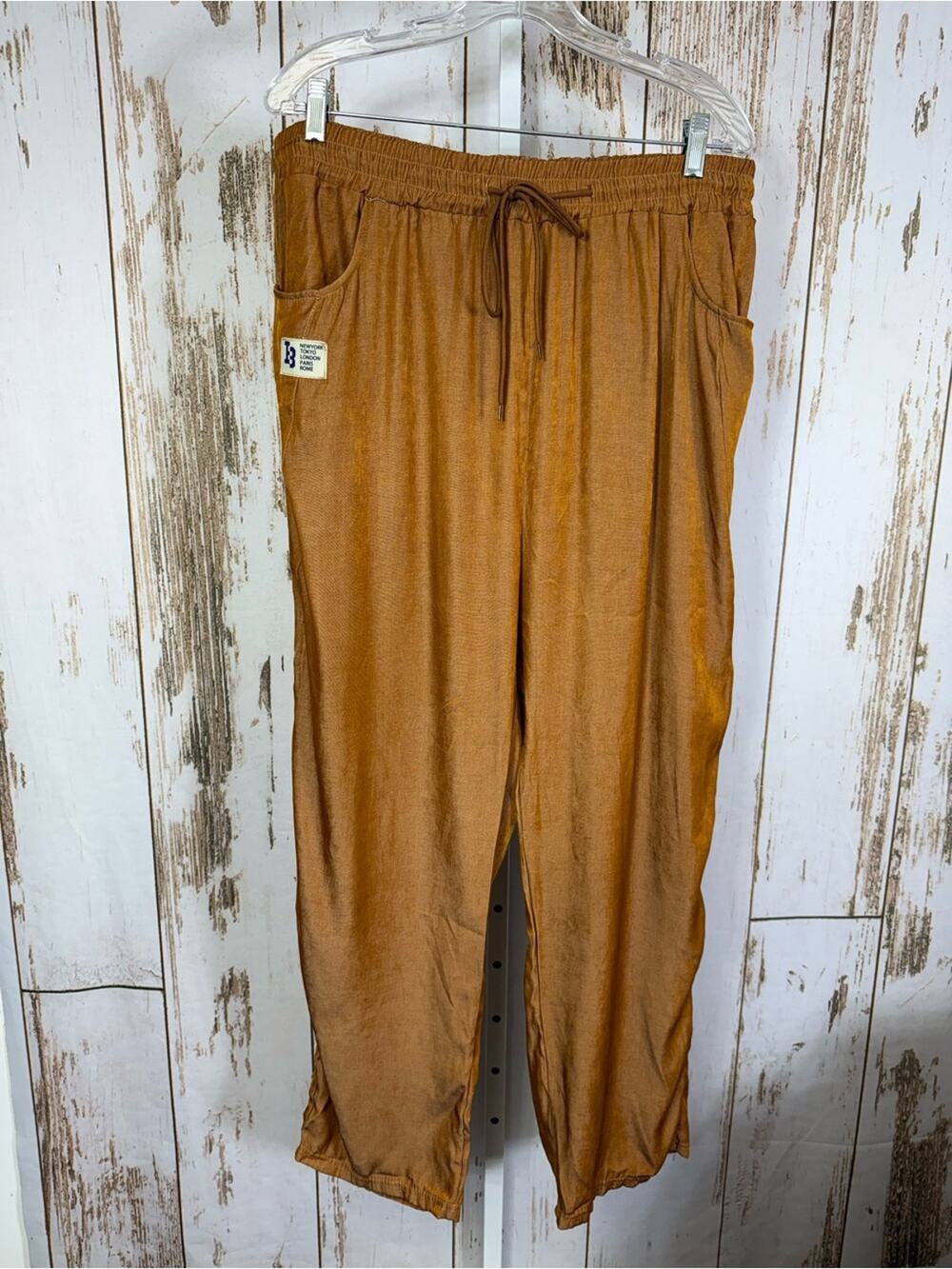 Vintage Inspired, Gold Shiny Elastic Waist Pants. Size 3XL, Good used condition!